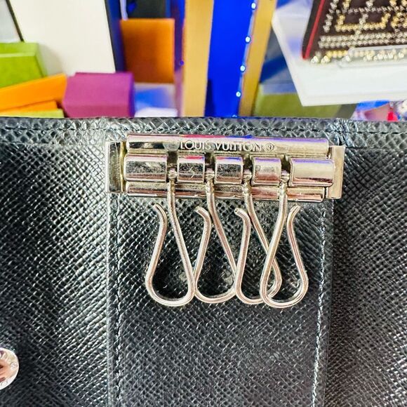 LOUIS VUITTON Black Leather Tri-fold Key Holder Case Wallet - Picture 7 of 11